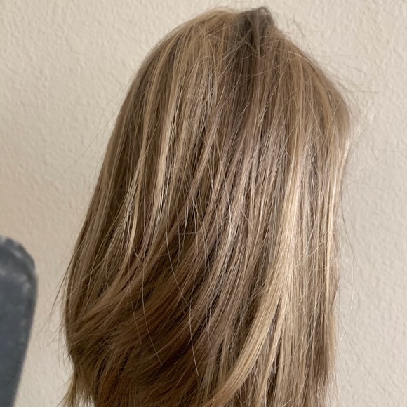 Wig - Picture 4 of 10